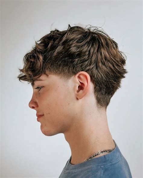 taper cheveux ondulés|Coupe Taper Homme : Le Guide Complet des Styles。